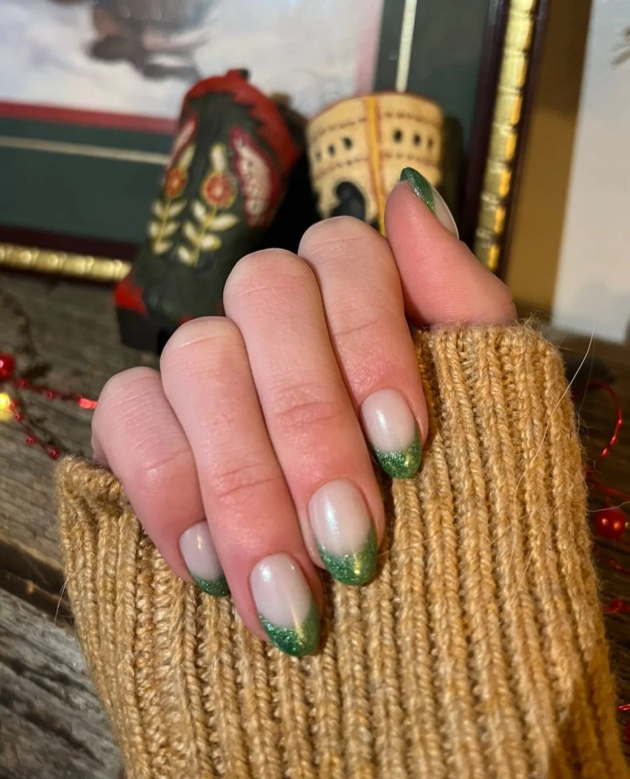 Green Glitter Gradient French Tip Medium Oval Nails Green Glitter Gradient French Tip Medium Oval Nails — Simple Green French Tip Nails