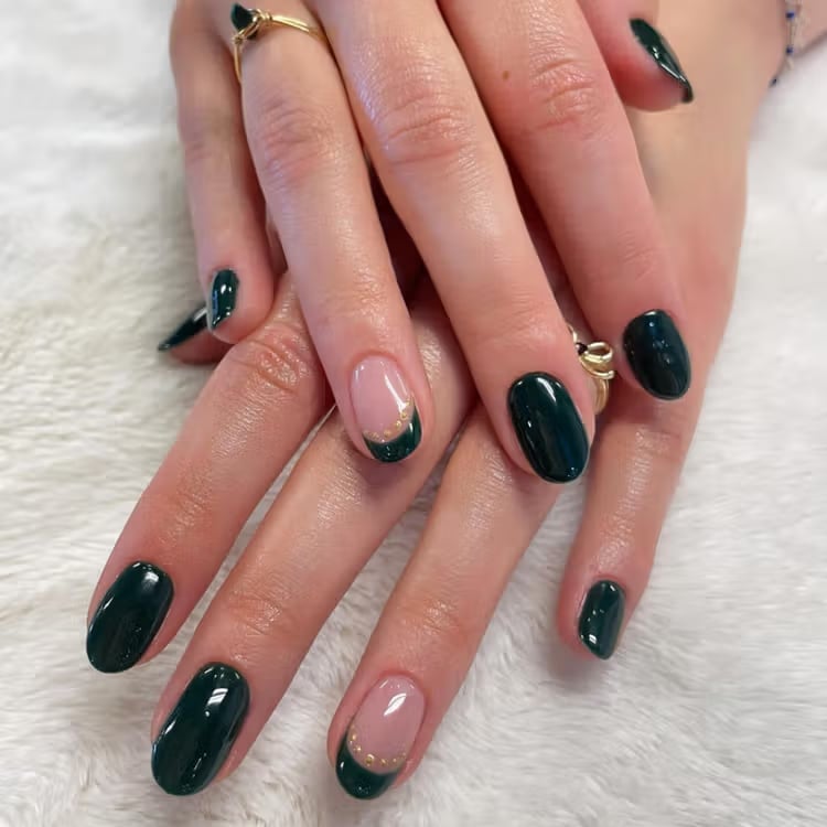 Forest Green French Tips With Gold Dots Short To Medium Oval Forest Green French Tips With Gold Dots Short To Medium Oval — Simple Green French Tip Nails