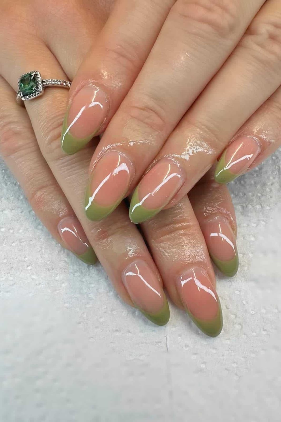 Olive Green French Tip Medium Oval Nails Olive Green French Tip Medium Oval Nails — Simple Green French Tip Nails