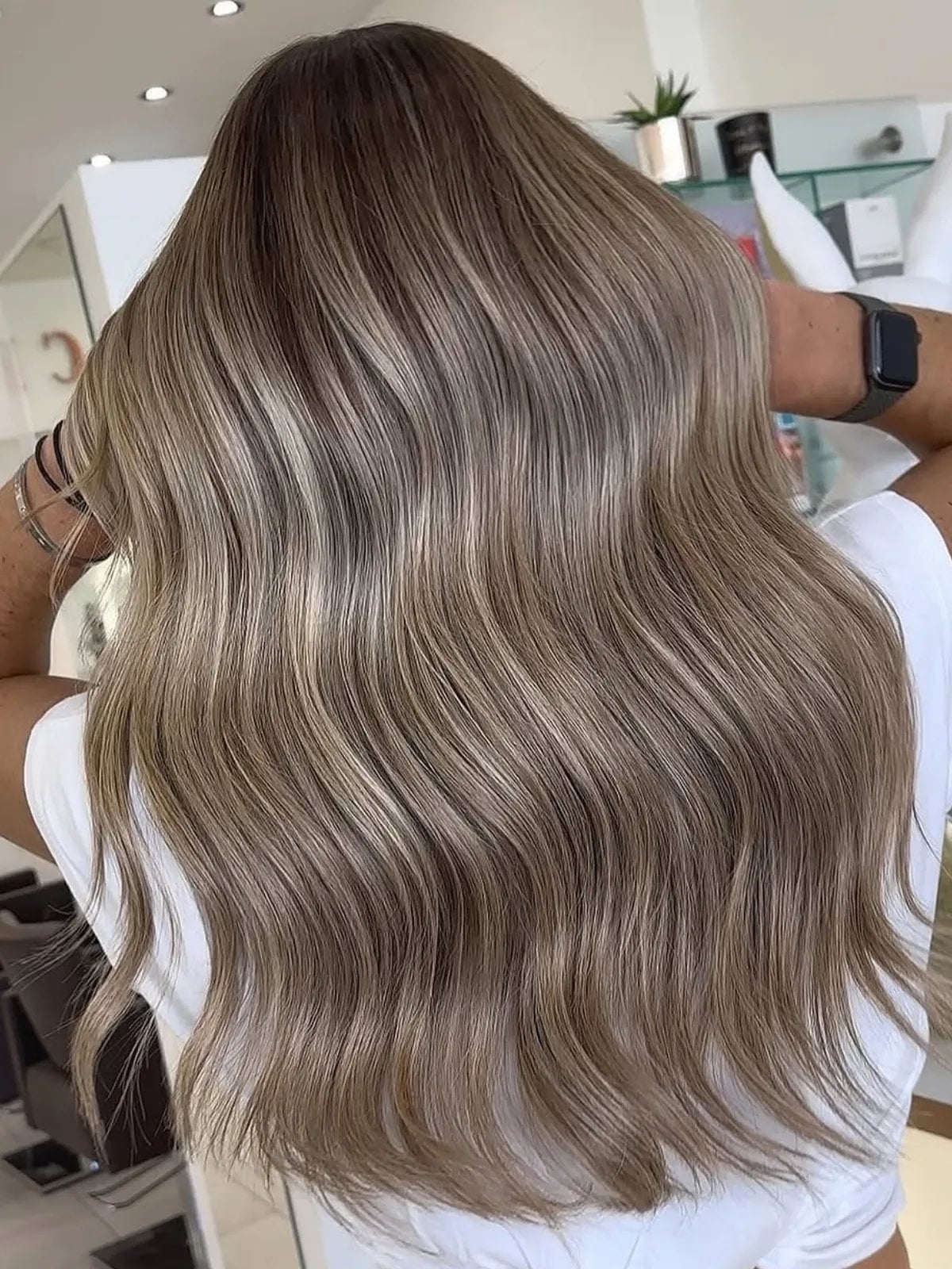 Mid-Back Ash Blonde With Grey Highlights, Wavy — Simple Grey Highlights
