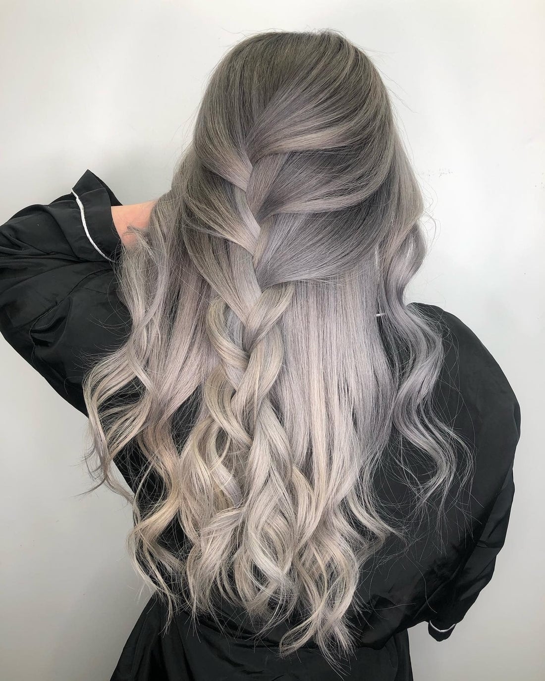 Mid-Back Ash Grey Tone With Highlights, Layers — Simple Grey Highlights