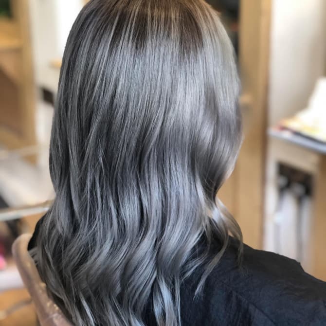 Collarbone Ash Grey With Lighter Highlights — Simple Grey Highlights