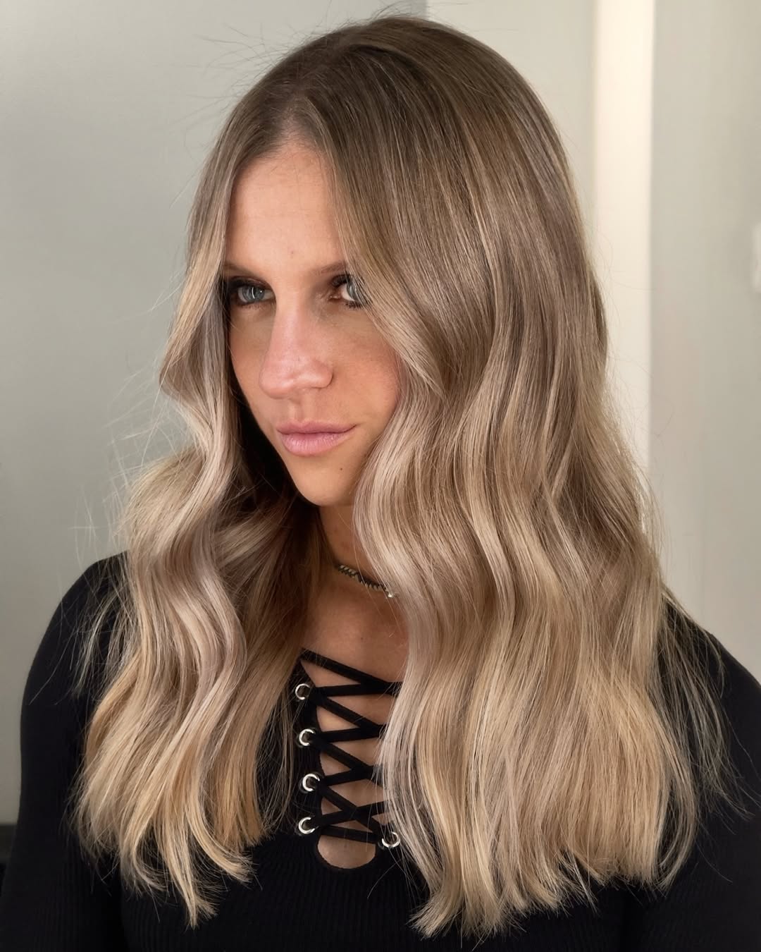 Mid-Back Ash Blonde With Lighter Highlights Mid-Back Ash Blonde With Lighter Highlights — Simple Hair Color Chart