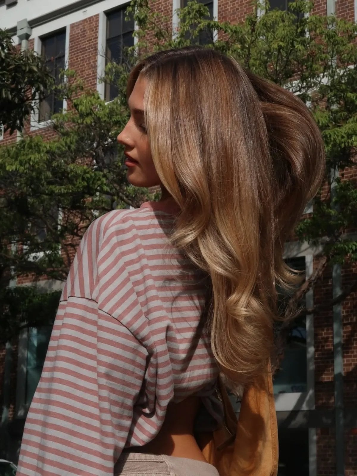 Mid-Back Dimensional Light Brown With Root Shadow — Simple Hair Color for Pale Skin