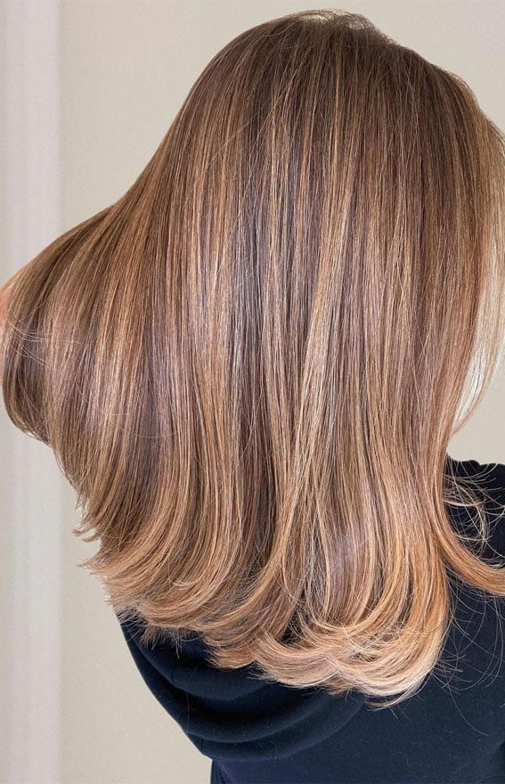 Collarbone Long Bob With Golden Highlights — Simple Hair Color Ideas
