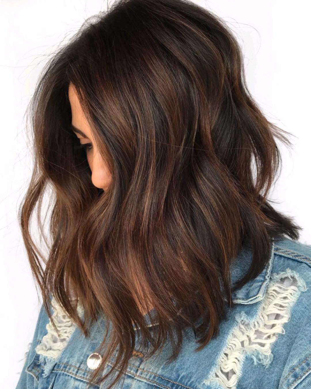 Collarbone Lob With Caramel Highlights — Simple Hair Color Ideas