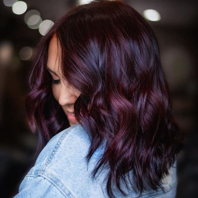 Collarbone Lob With Plum Brown Hue — Simple Hair Color Ideas