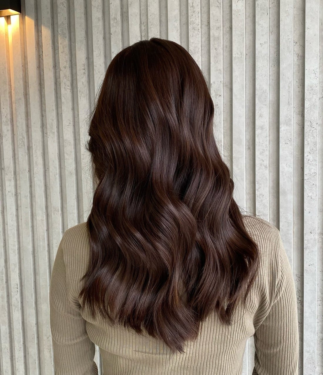 Collarbone Layers With Soft Waves — Simple Hair Color Ideas