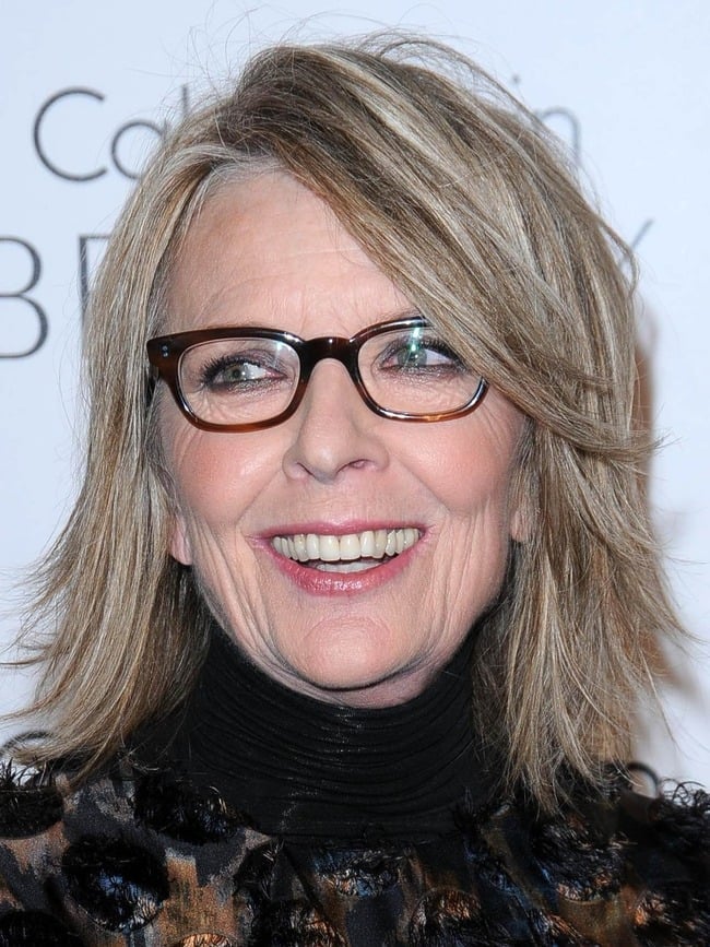 Ash Blonde Collarbone Lob With Smooth Curtain Bangs — Simple Haircuts for Older Women