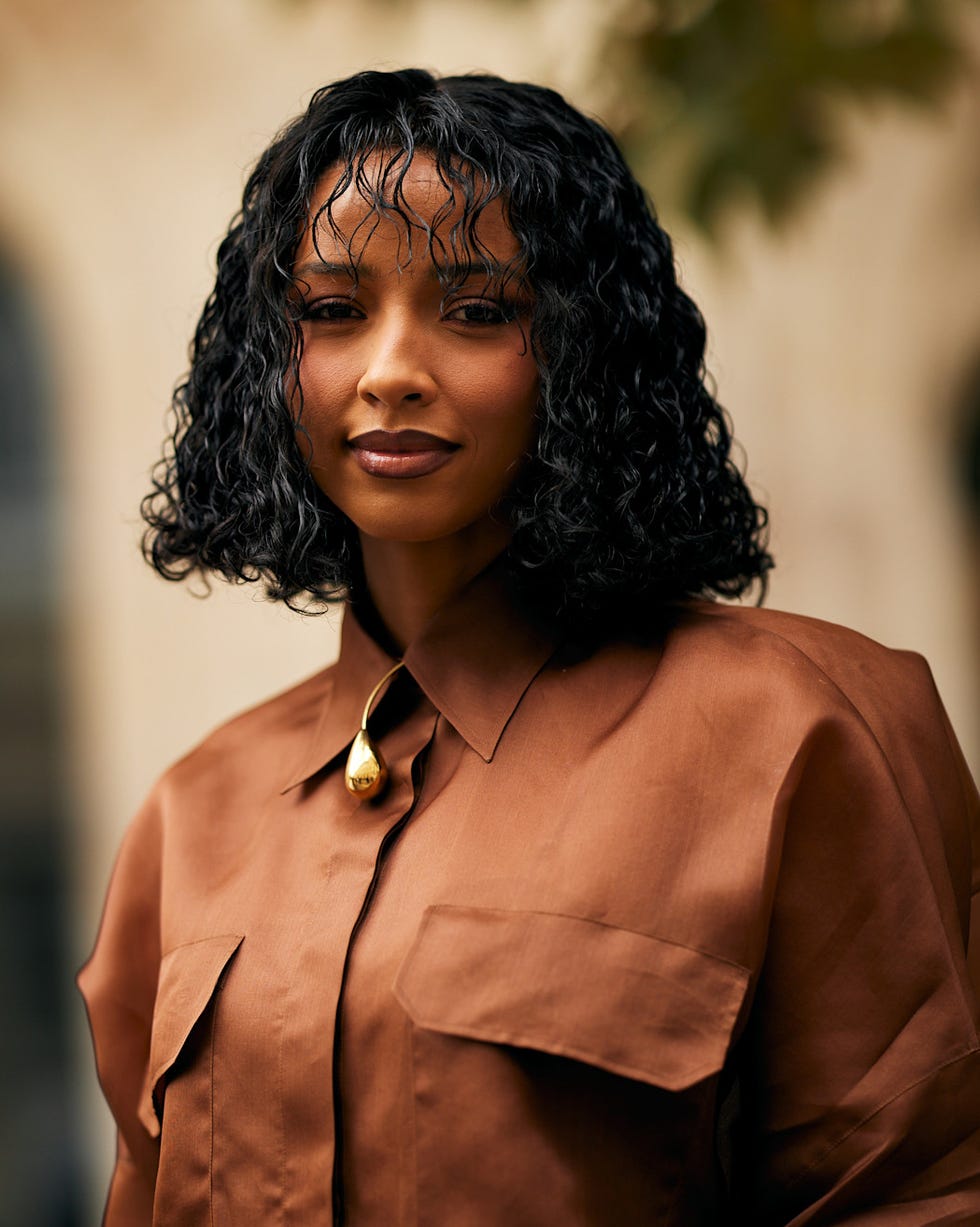 Wet Look Collarbone Bob — Simple Haircuts for Thin Hair