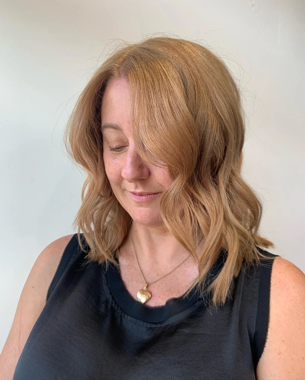 Collarbone Layers With Soft Waves Collarbone Layers With Soft Waves — Simple Haircuts for Thinning Hair