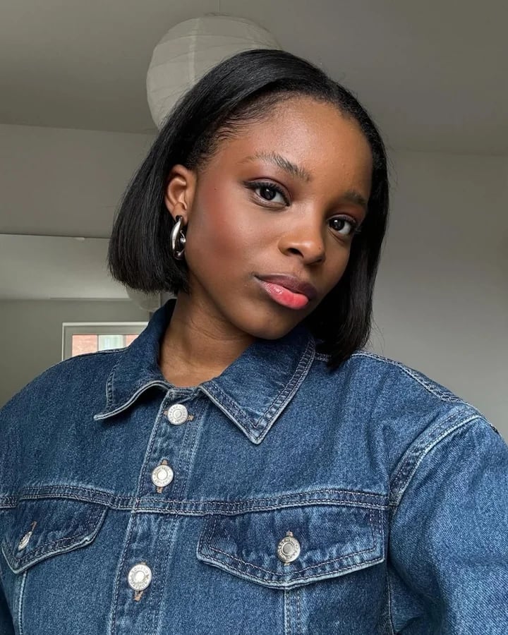 Chin Length Bob With Deep Side Part and A Solid Black Colour — Simple Haircuts for Women