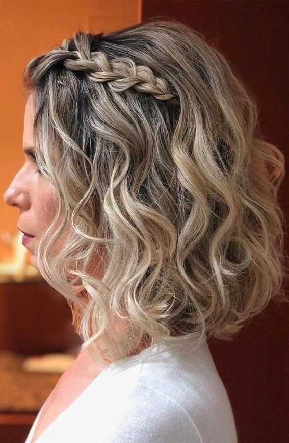 Wavy Collarbone Bob With Braided Accent — Simple Hairstyles for Short Hairs.