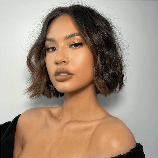 Effortless Dark Brown Bob With Loose Waves — Simple Hairstyles for Short Hairs.