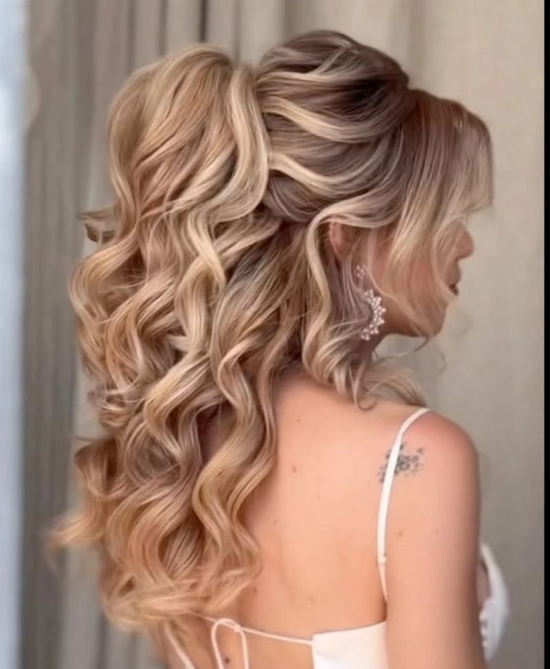 Blonde Half Updo With Voluminous Curls Blonde Half Updo With Voluminous Curls — Simple Hairstyles for Wedding