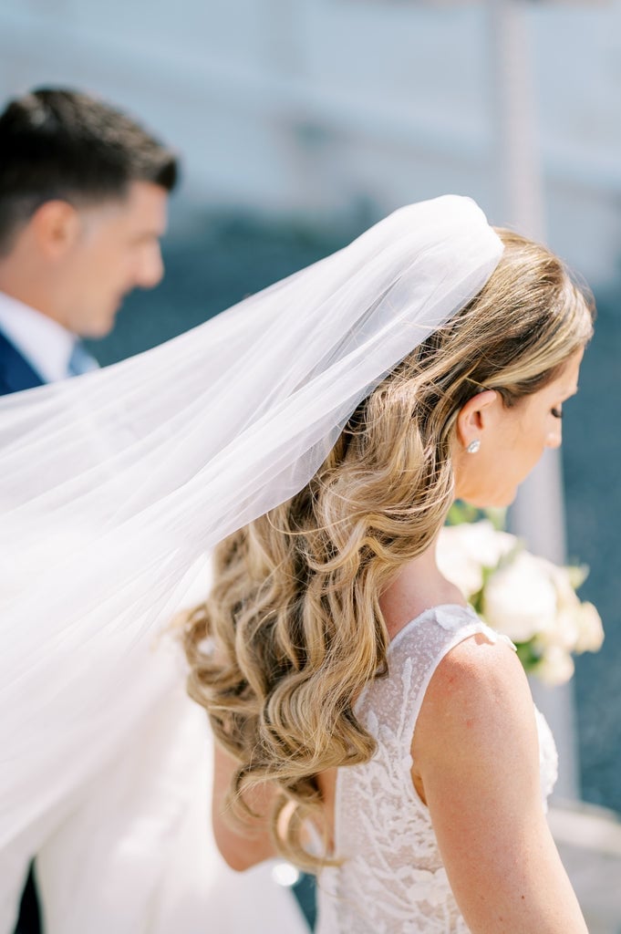 Mid Back Loose Waves With Side Part — Simple Hairstyles with Veil
