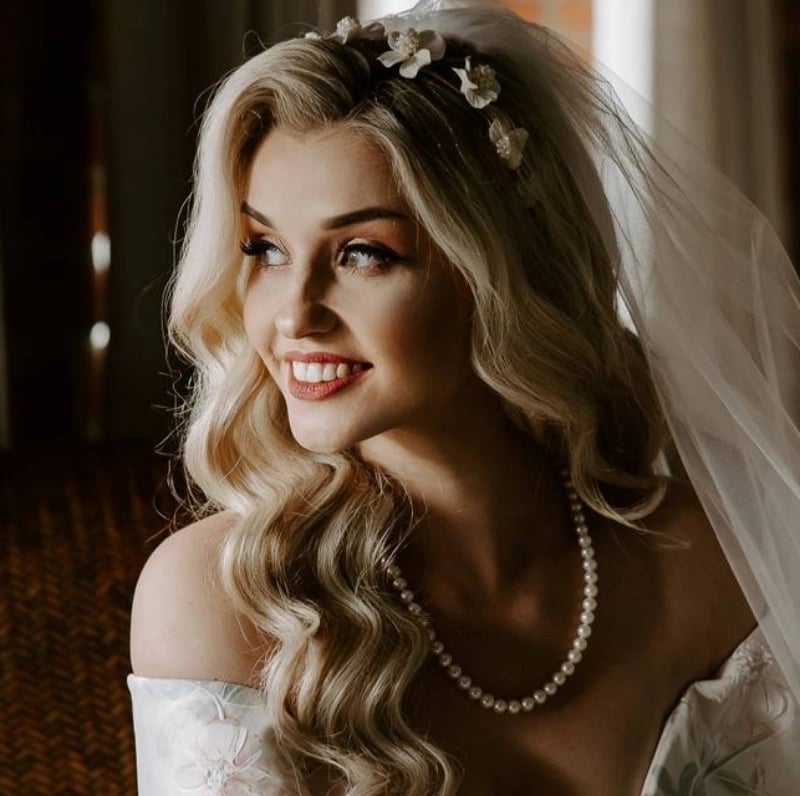 Half Up Half Down Waves With Side Bangs — Simple Hairstyles with Veil