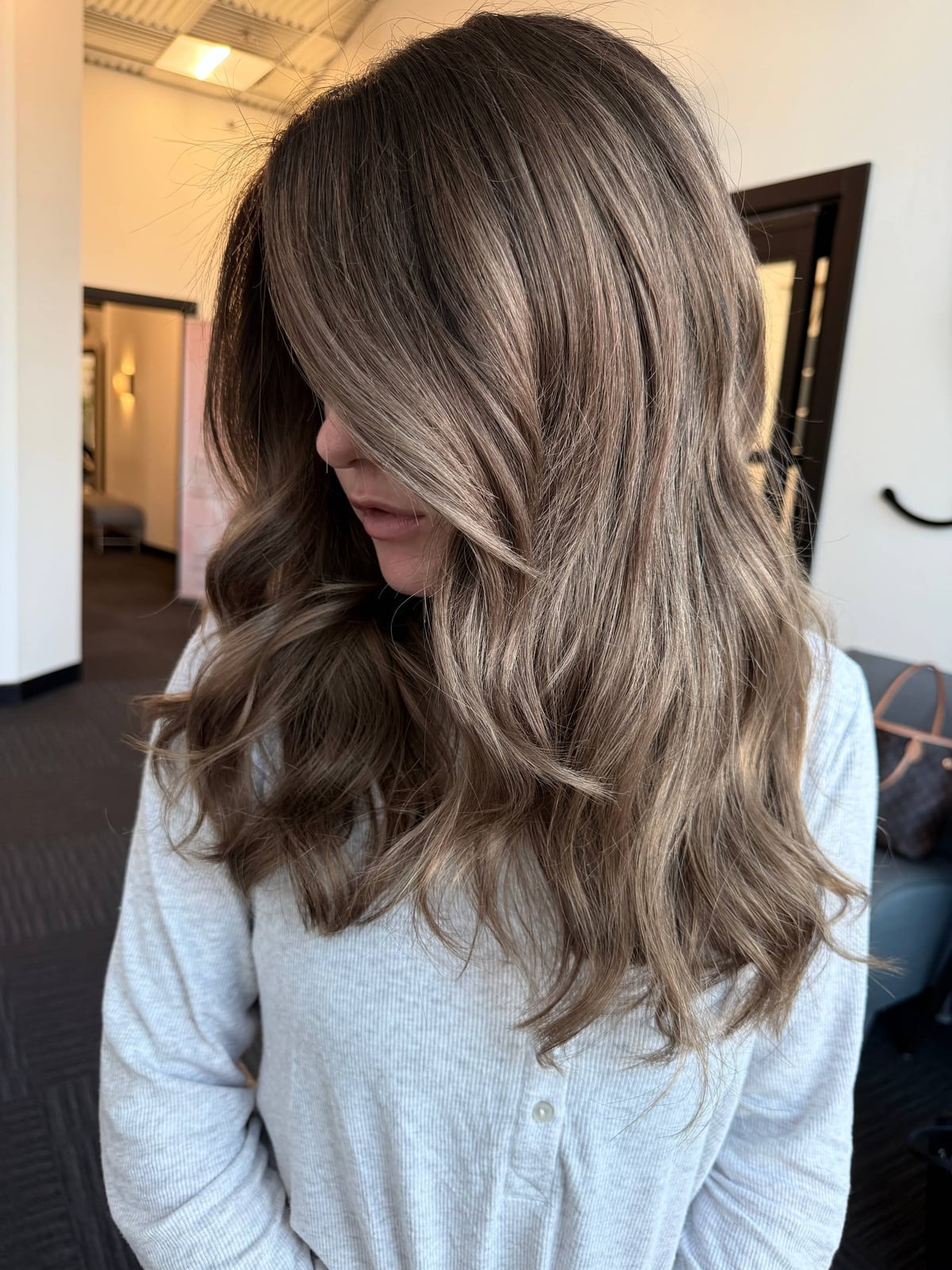 Collarbone Ash Brown With Ash Blonde Highlights and Curtain Bangs — Simple Highlights