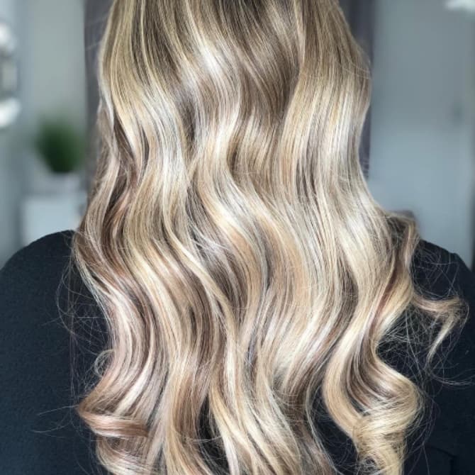 Mid-Back Blonde With Dimensional Highlights Mid-Back Blonde With Dimensional Highlights — Simple Highlights on Blonde