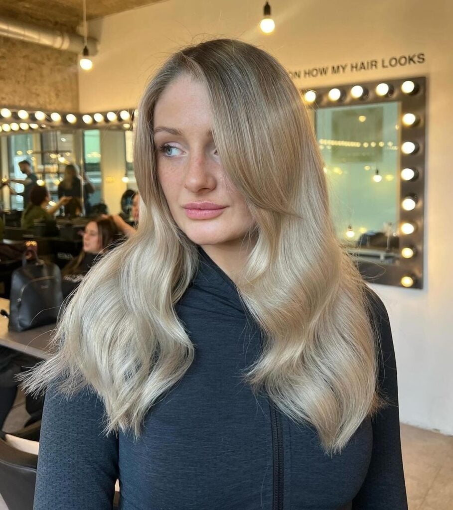 Collarbone Ash Blonde With Dimensional Highlights — Simple Highlights on Blonde Hair