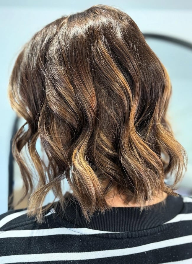 Short Bob With Subtle Blonde Highlights — Simple Highlights on Dark Hair