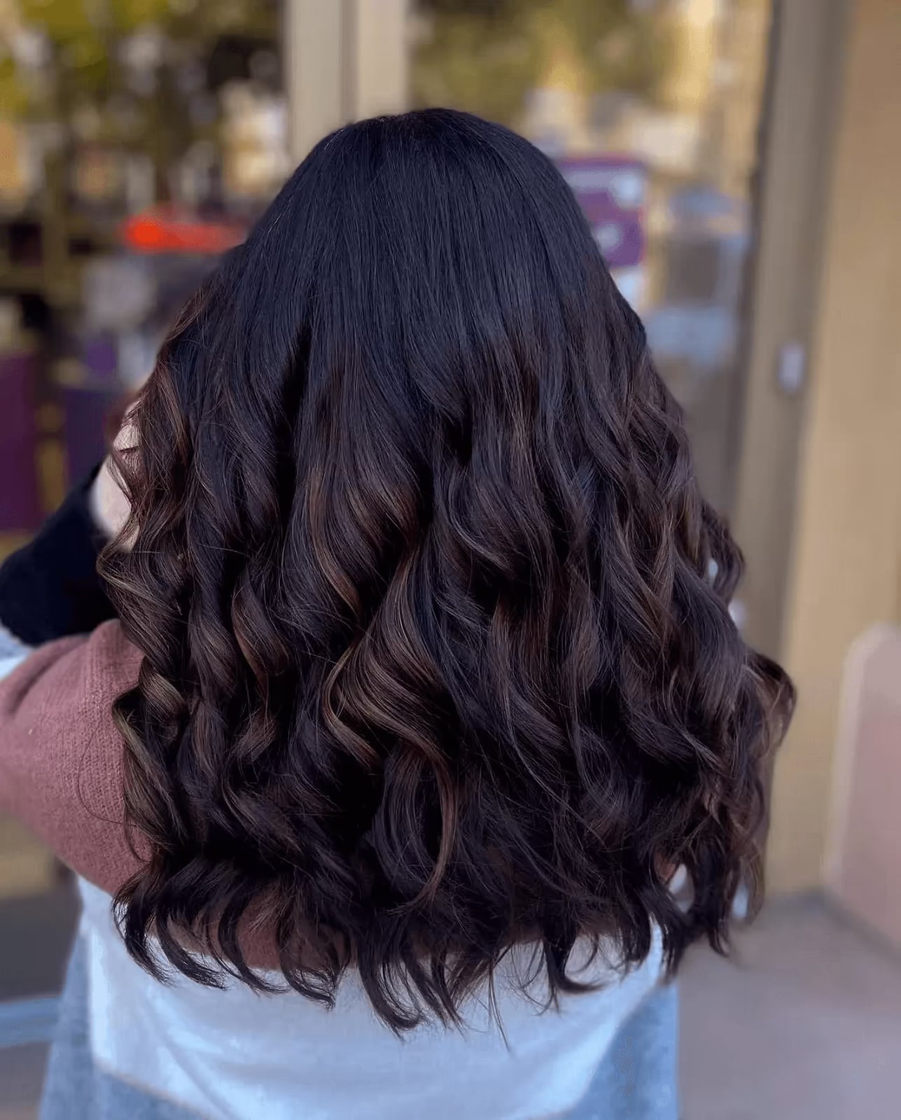 Mid-Back Dark Brown With Warm Brown Highlights — Simple Highlights on Dark Hair
