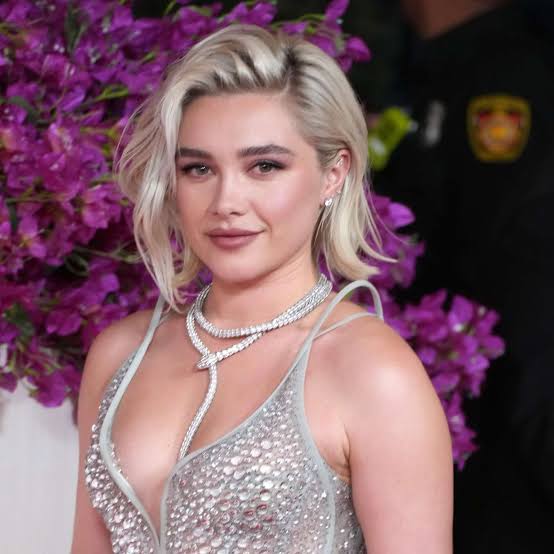 Chin Length Icy Blonde Bob With Curtain Bangs Chin Length Icy Blonde Bob With Curtain Bangs — Simple Icy Blonde