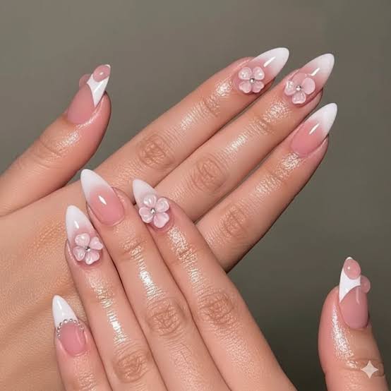 Medium-Long Almond Pink Gradient French Nails with 3D Flowers Medium-Long Almond Pink Gradient French Nails with 3D Flowers — Simple Japan Nails
