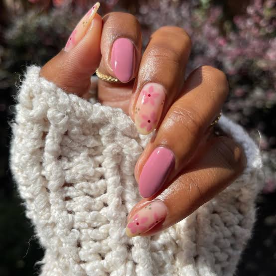 Medium Almond Pink Beige Nails with Floral Accents and Glitter Medium Almond Pink Beige Nails with Floral Accents and Glitter — Simple Japan Nails