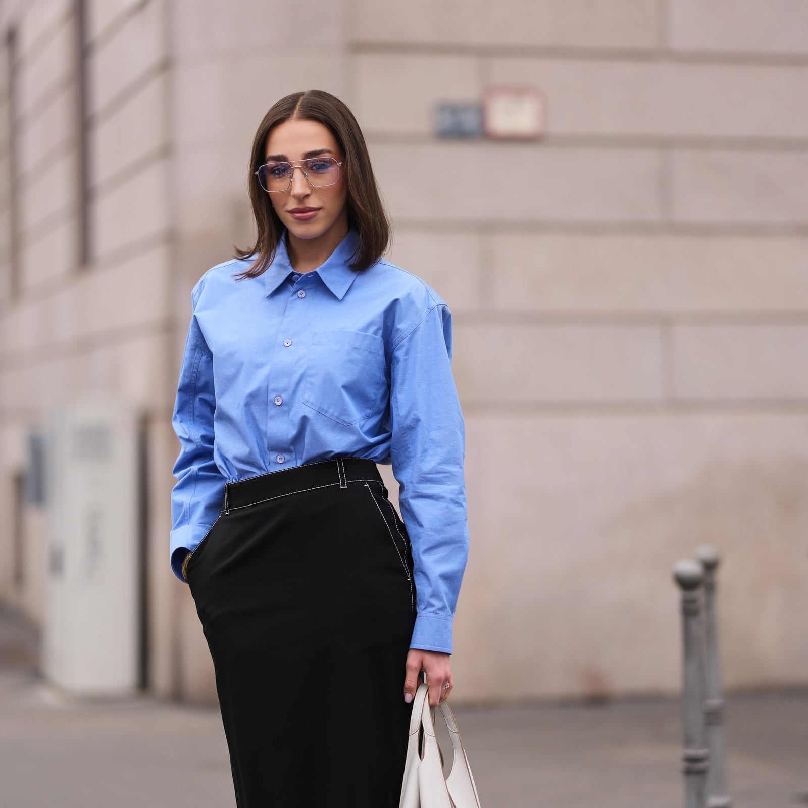 Oversized Blue Shirt with Black Pencil Skirt Oversized Blue Shirt with Black Pencil Skirt — Simple Job Interview Outfits