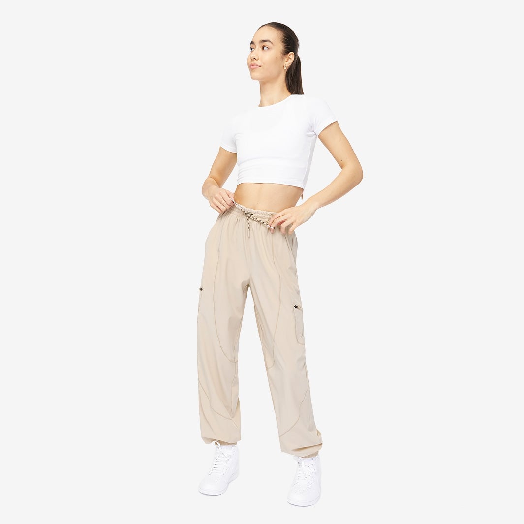 Beige Cargo Pants and White Jordans Beige Cargo Pants and White Jordans — Simple Jordans Outfits