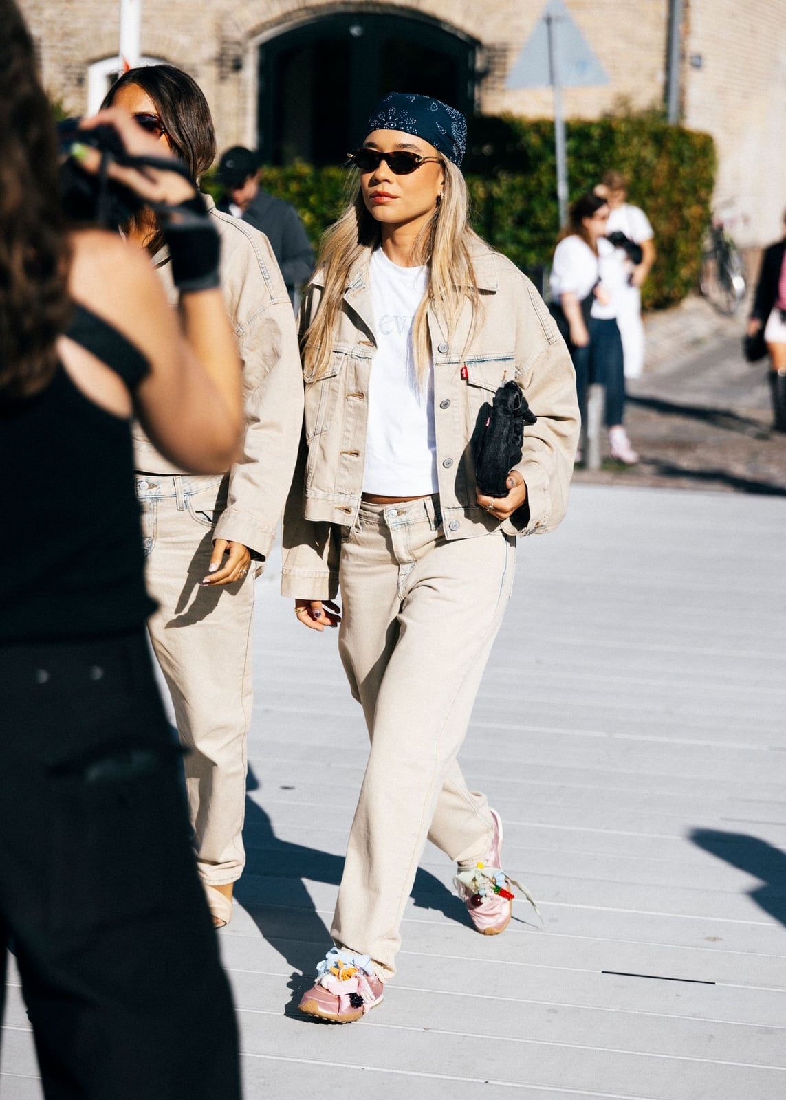 Beige Denim Matching Set with Floral Jordans Beige Denim Matching Set with Floral Jordans — Simple Jordans Outfits