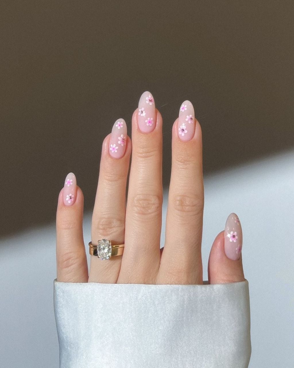 Sheer Pink Short Almonds With Pink Flowers Sheer Pink Short Almonds With Pink Flowers — Simple Kawaii Nails
