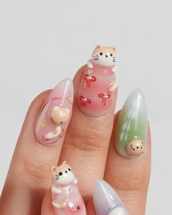 Almond Nails With 3D Beige Cats And Bows Almond Nails With 3D Beige Cats And Bows — Simple Kawaii Nails