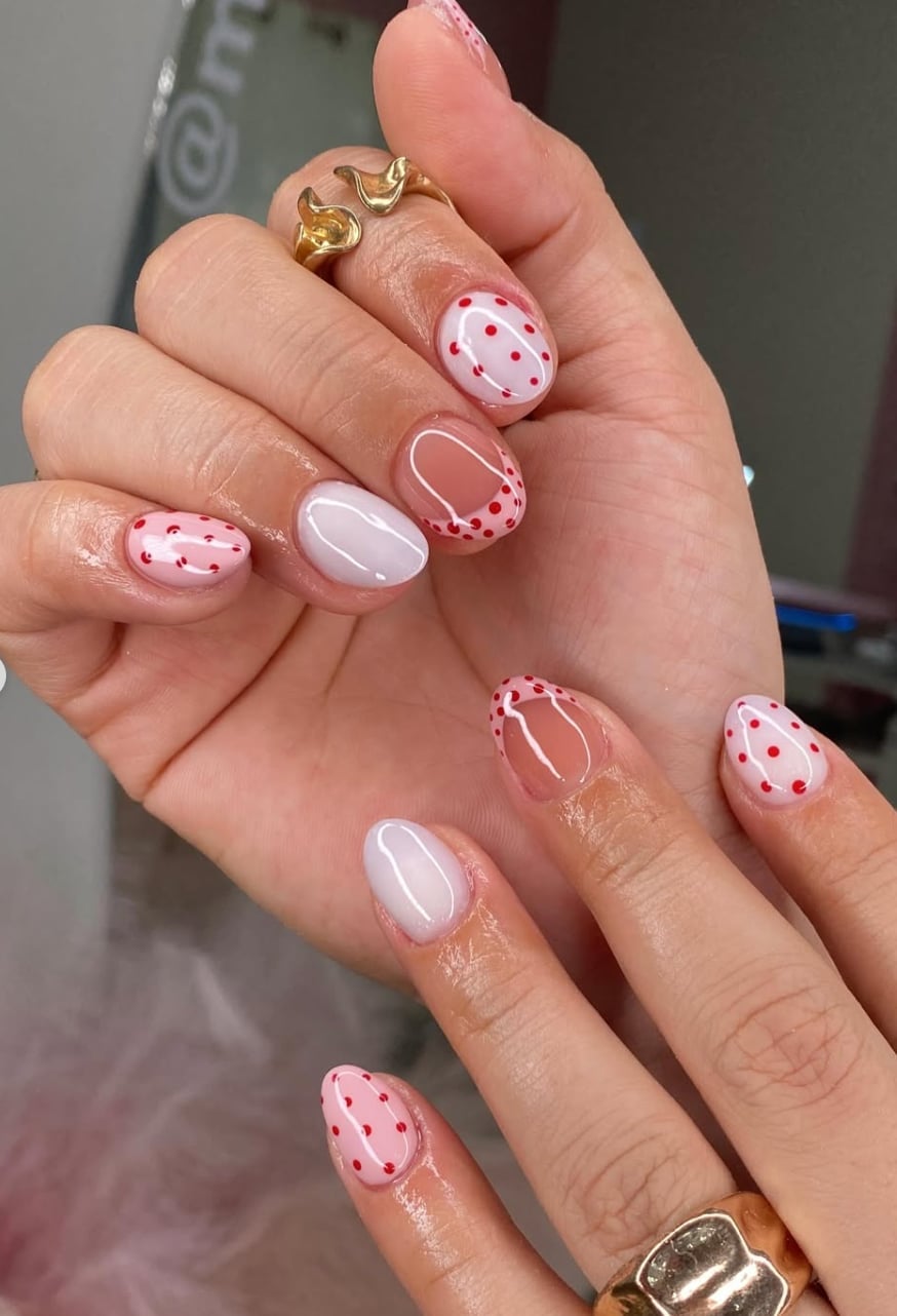 Short Round Nails With Red Polka Dots And Strawberries Short Round Nails With Red Polka Dots And Strawberries — Simple Kawaii Nails