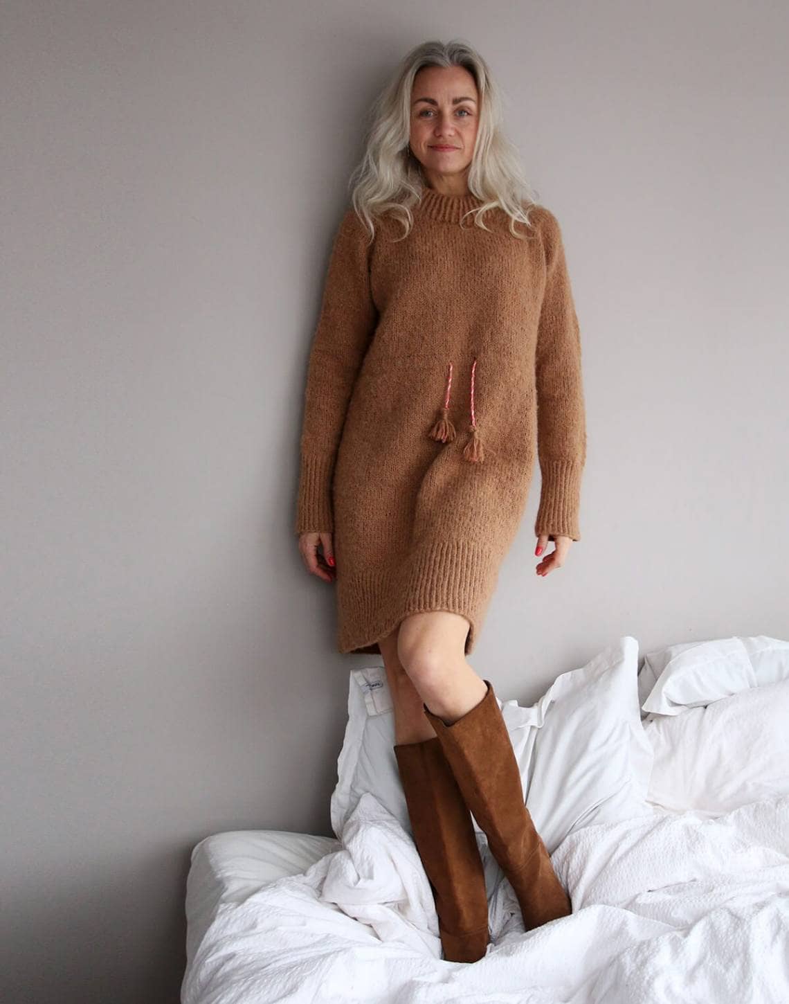 Brown Chunky Knit Dress with Tassels and Suede Knee-High Boots Brown Chunky Knit Dress with Tassels and Suede Knee-High Boots — Simple Knitted Dresses