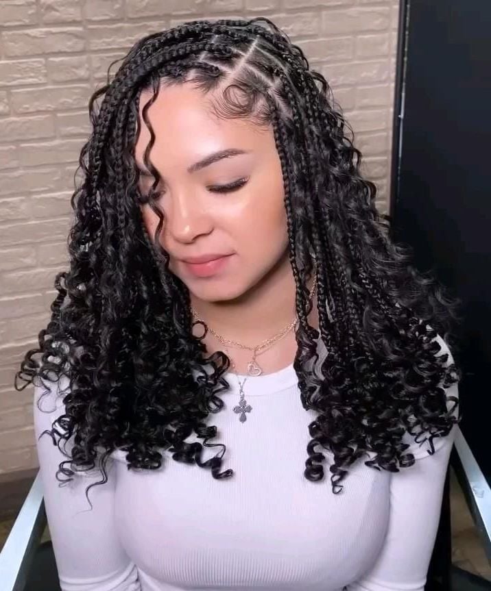 Collarbone Braids With Curly Ends Collarbone Braids With Curly Ends — Simple Knotless Box Braids