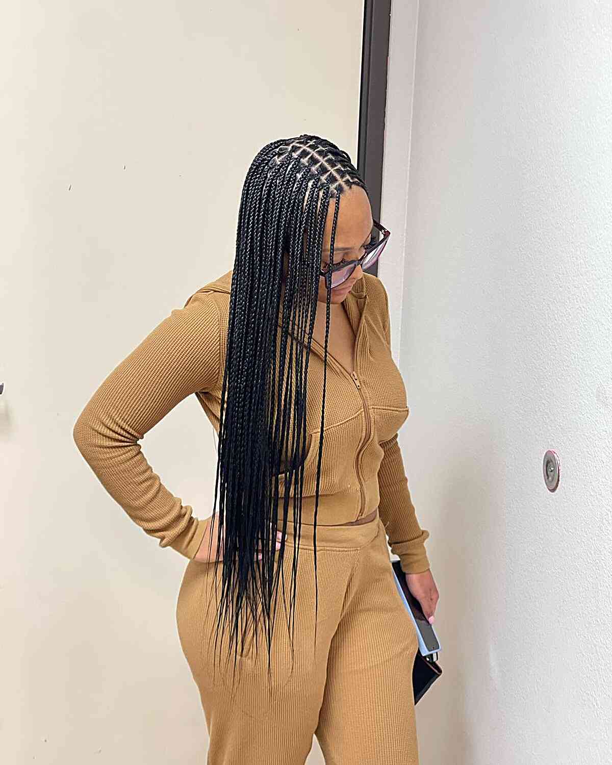 Mid-Back Thick Straight Braids Mid-Back Thick Straight Braids — Simple Knotless Box Braids