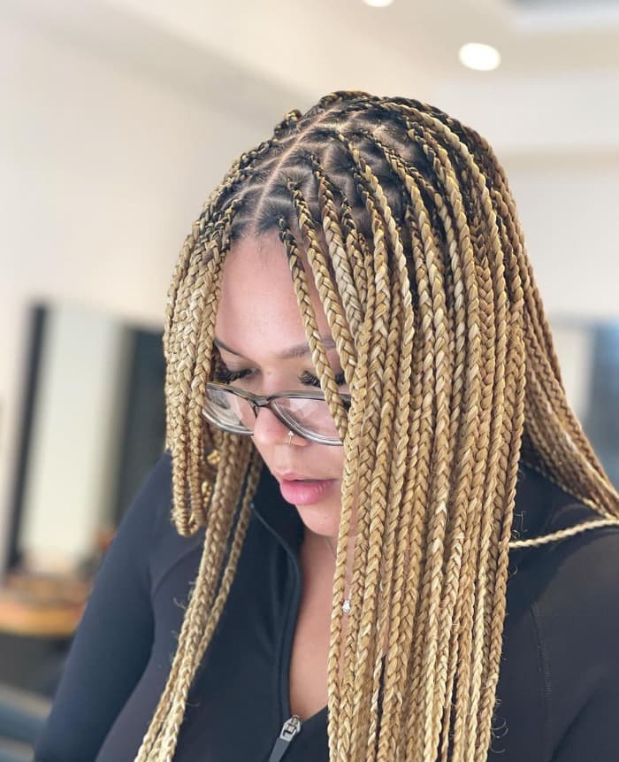 Mid-Back Fine Blonde Knotless Braids Mid-Back Fine Blonde Knotless Braids — Simple Large Knotless Braids