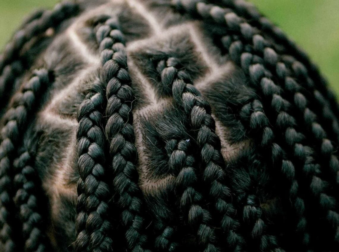 Mid-Back Knotless Braids With Geometric Parting, Black Mid-Back Knotless Braids With Geometric Parting, Black — Simple Large Knotless Braids