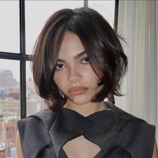 Collarbone Bob Textured Ends With Medium Brown With Subtle Highlights — Simple Layer Bob