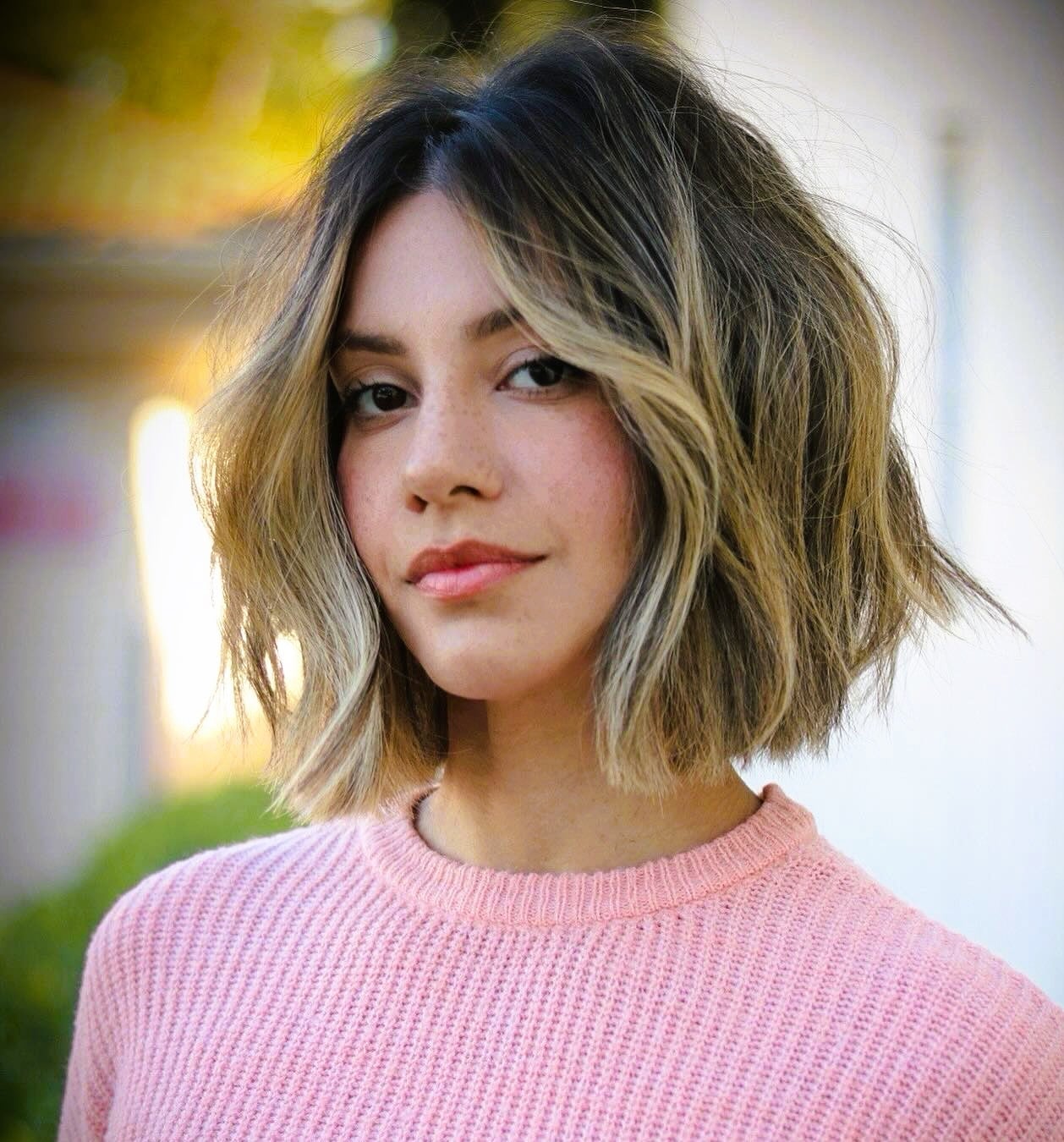 Collarbone Bob With Blonde Highlights Collarbone Bob With Blonde Highlights — Simple Layered Bob Hairstyles