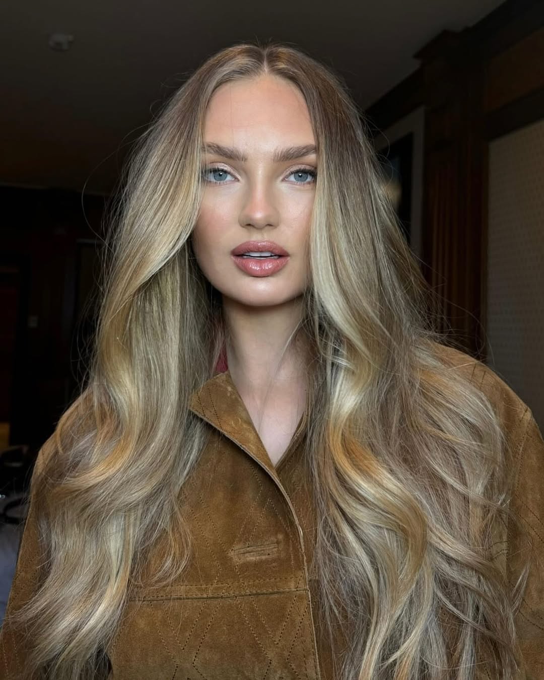 Ash Blonde With Heavy Highlights And Side Part — Simple Layered Haircuts for Long Hair