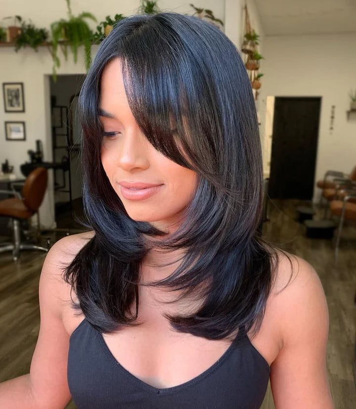 Collarbone Dark Brown Layers With Blonde Highlights Collarbone Dark Brown Layers With Blonde Highlights — Simple Layers Hairstyles