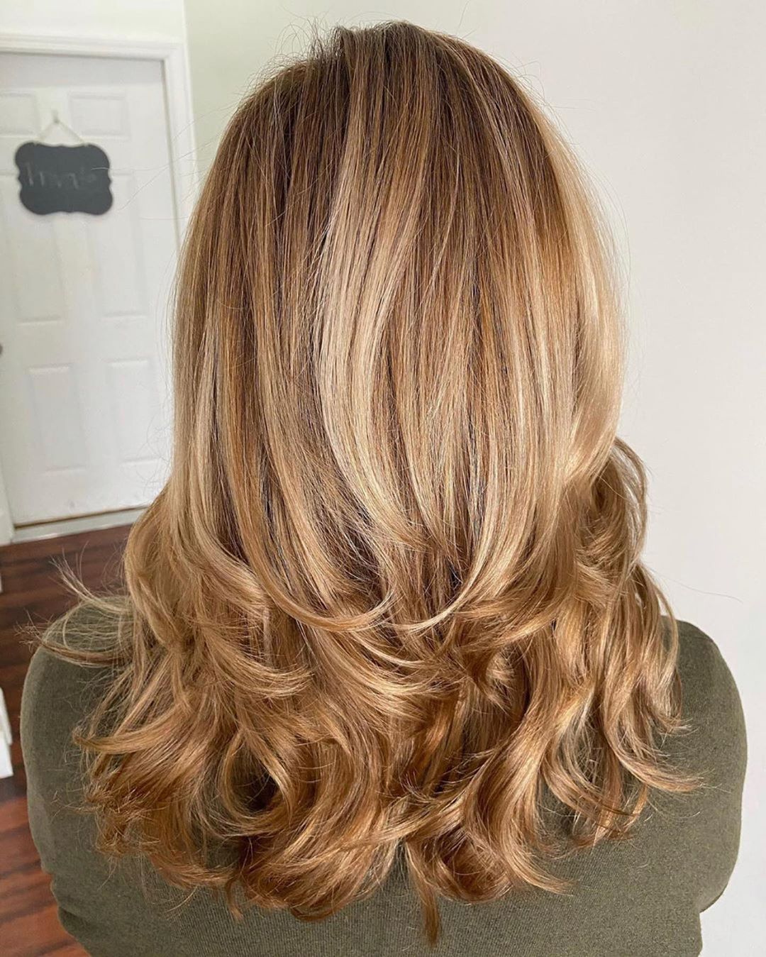 Mid-Back Blonde Balayage Layered Waves Mid-Back Blonde Balayage Layered Waves — Simple Layers Hairstyles