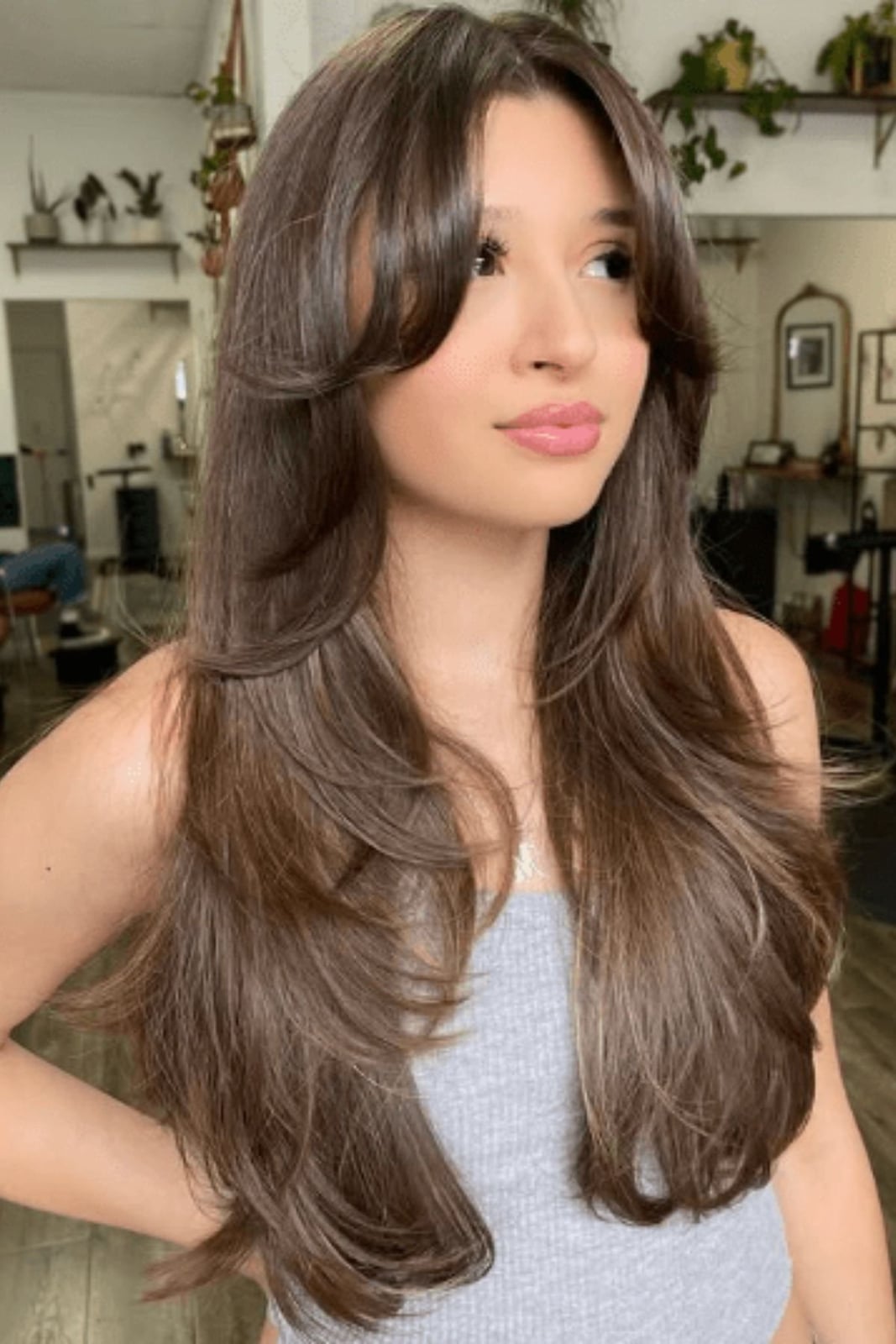 Mid-Back Dark Brown With Blonde Layers and Adding Volume And Movement Mid-Back Dark Brown With Blonde Layers and Adding Volume And Movement — Simple Layers Hairstyles
