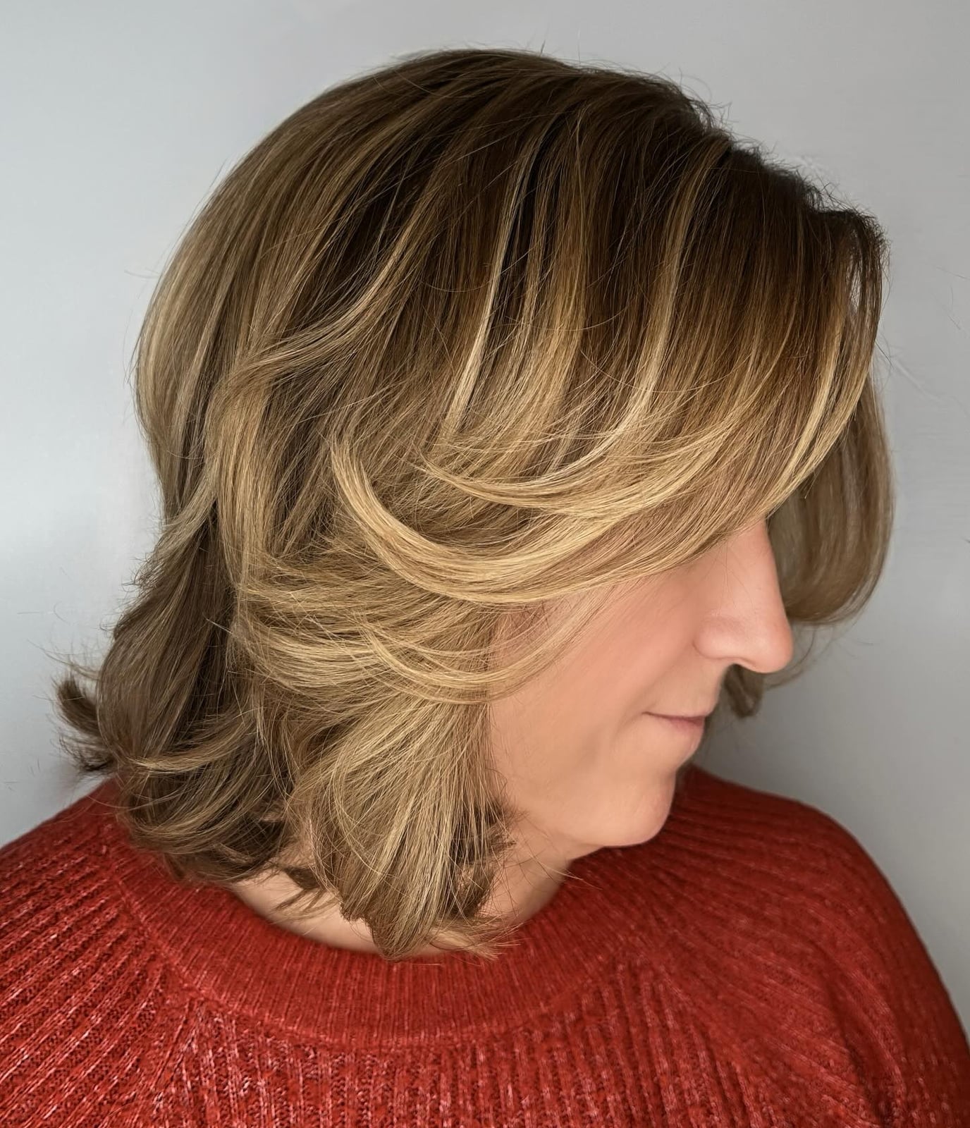 Collarbone Honey Blonde Lob With Side Bangs Collarbone Honey Blonde Lob With Side Bangs — Simple Layers Hairstyles