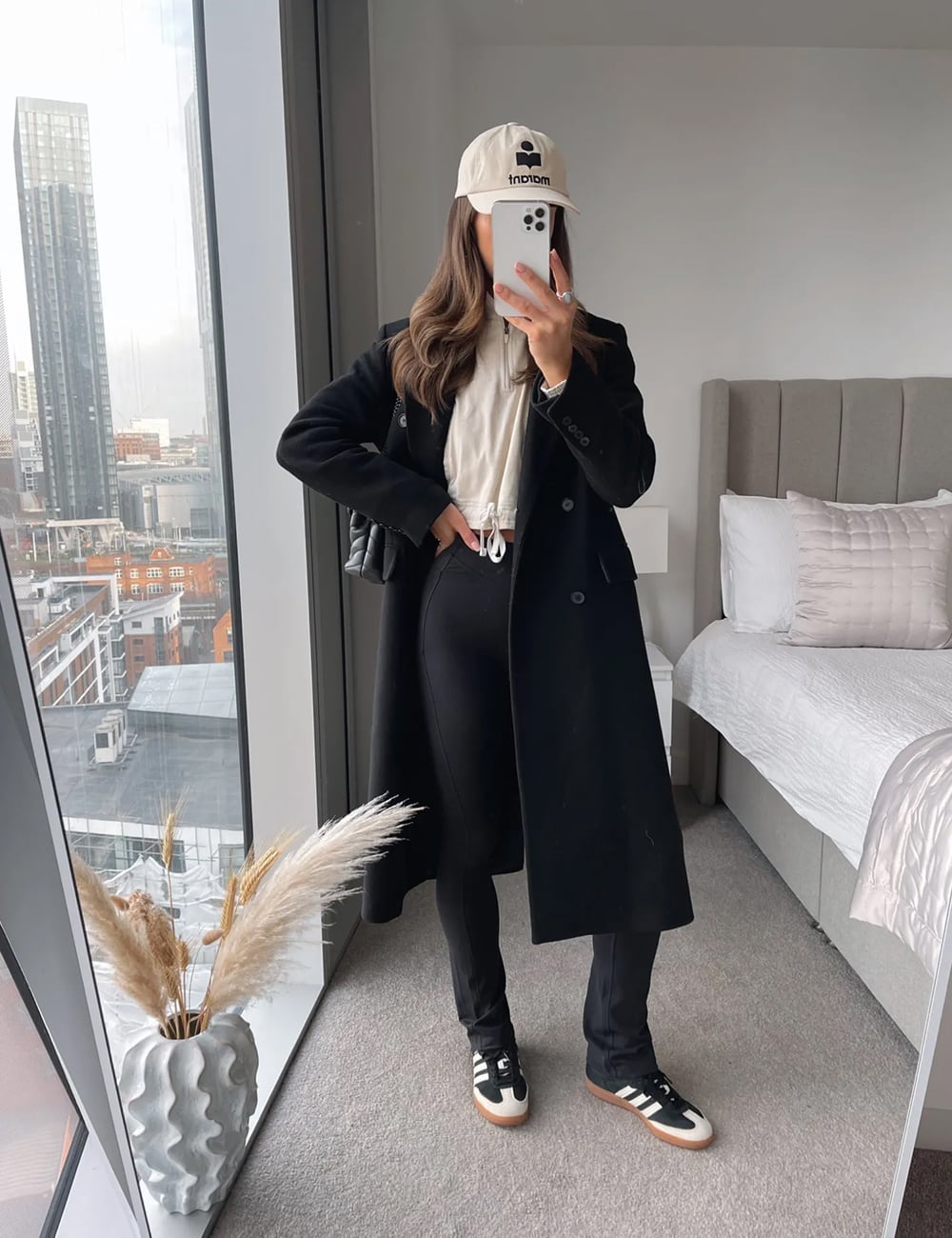 Split Hem Leggings With Cropped Hoodie And Long Coat — Simple Leggings Outfits Casual