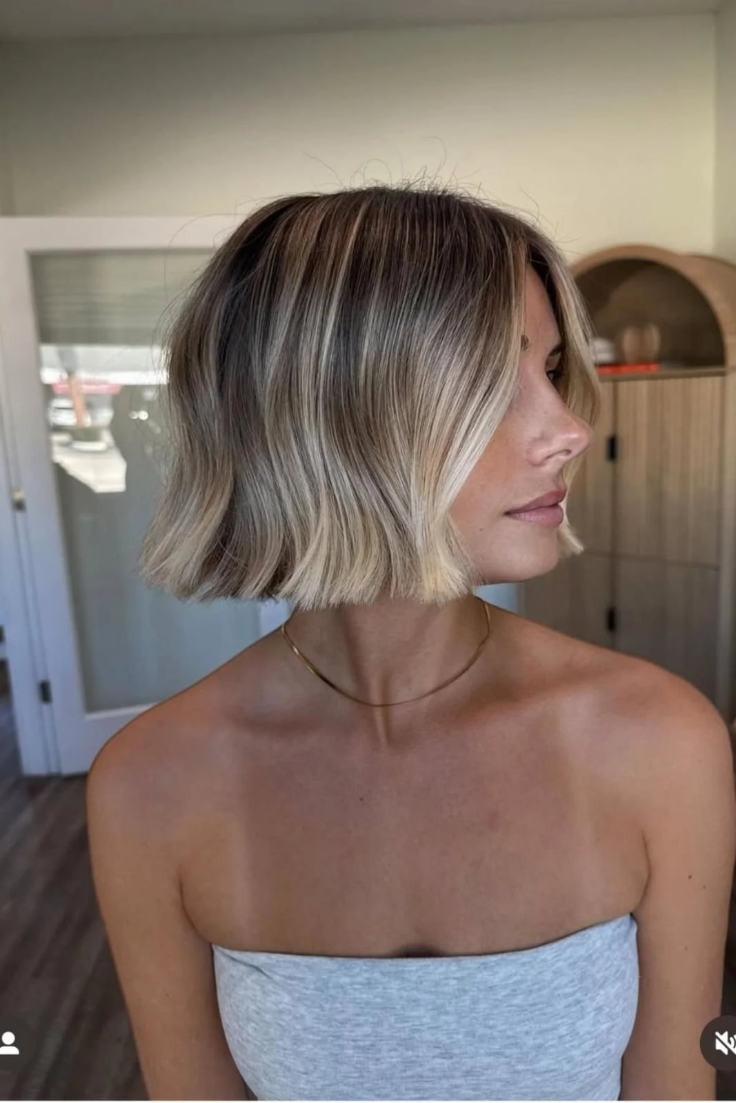Blunt Collarbone Bob Blonde Highlights — Simple Lengths Bob