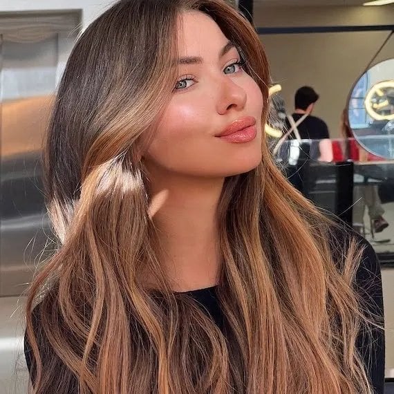 Mid-Back Layers Golden Blonde With Lighter Blonde, Office-Safe Version — Simple Light Highlights
